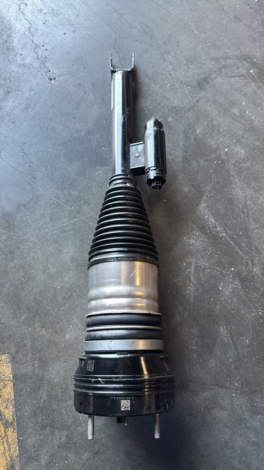 2022-2025 Mercedes-Benz EQS450+ Front Left Airmatic Air Strut OEM A2973202501 - eBay image 7