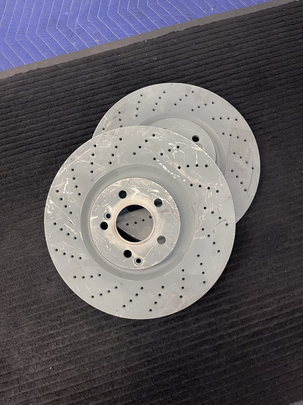 2017-2020 Mercedes-Benz SLC43 AMG Front Drilled Brake Rotors Pair OEM A1724210600 - eBay image 3