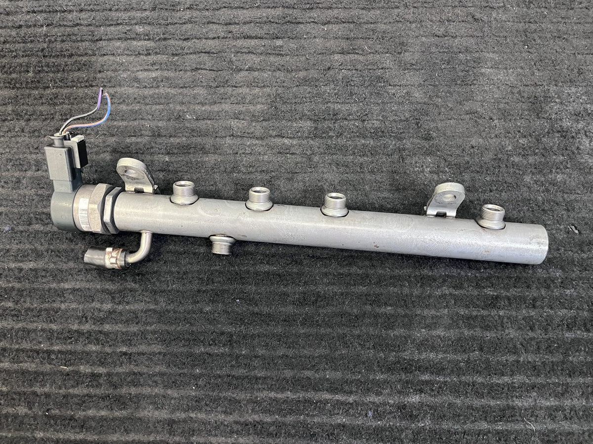 2010-2022 Mercedes-Benz Sprinter OM642 Left Fuel Rail OEM A6420702795 - eBay image 9