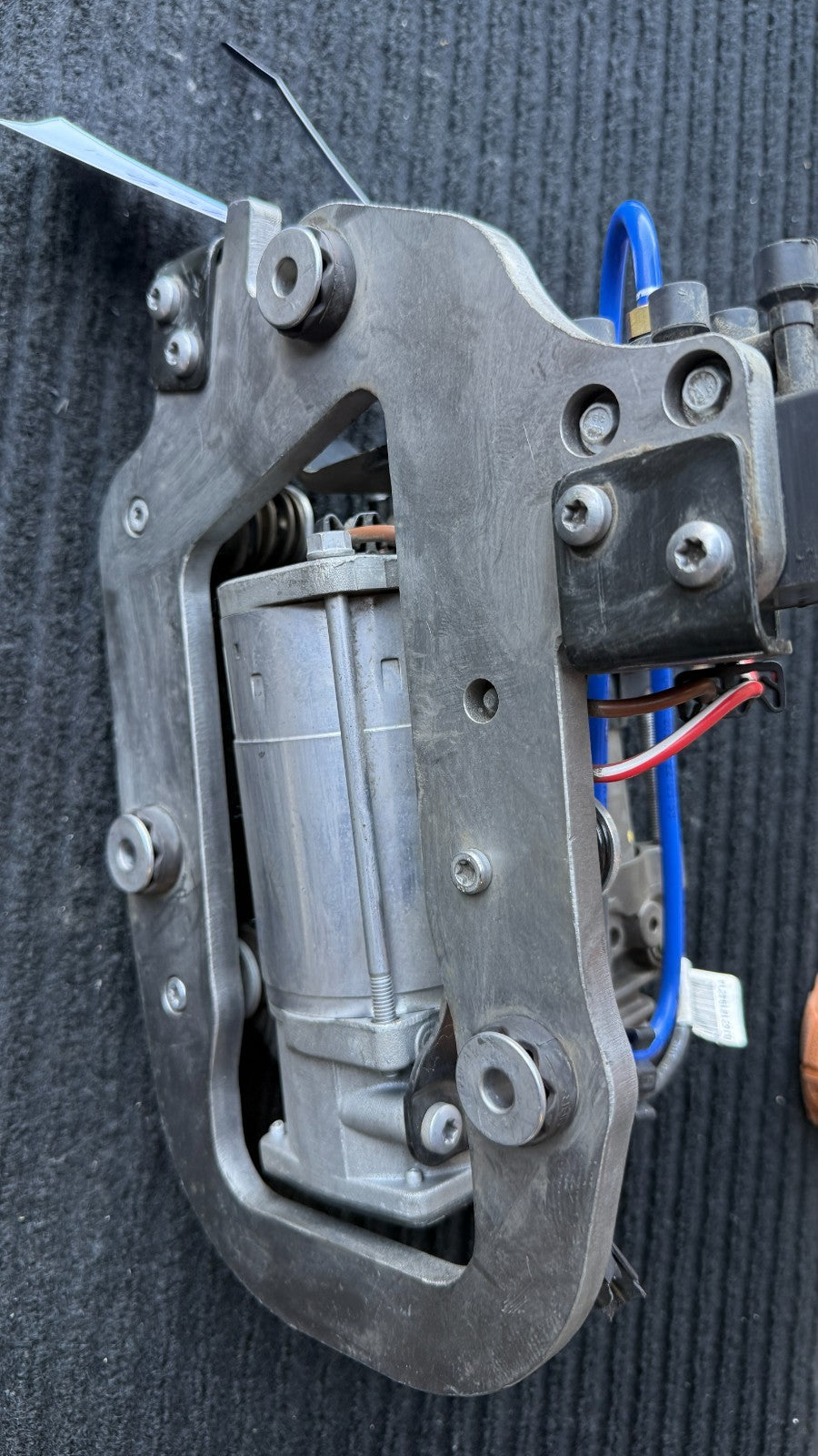 2008-2019 Rolls-Royce Ghost RR4 Air Suspension Compressor Pump OEM37206886059-01 - eBay image 6