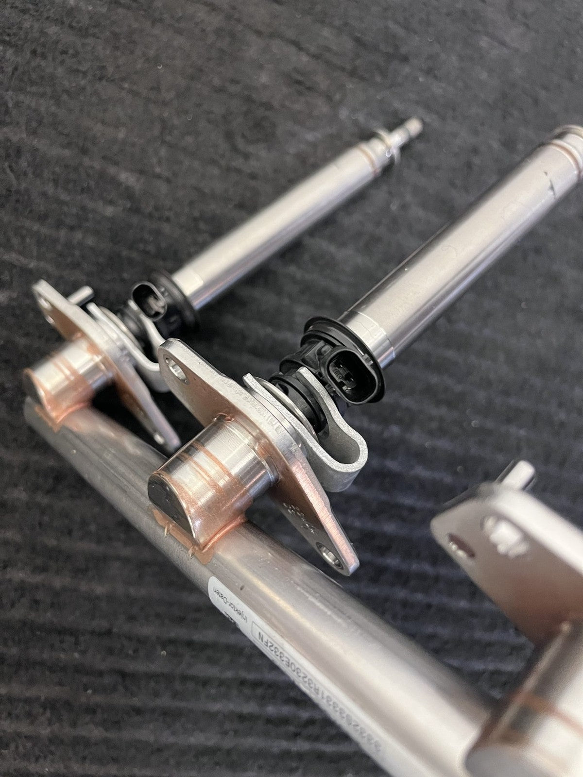 2016-2021 Mercedes-Benz C63 AMG Fuel Rail 4 Injectors OEM A2740704800 - eBay image 7