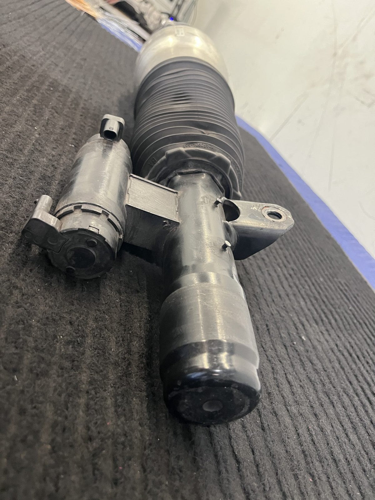 2019-2024 Rolls-Royce Cullinan RR31 Front Left Air Strut OEM 37107916207 - eBay image 6