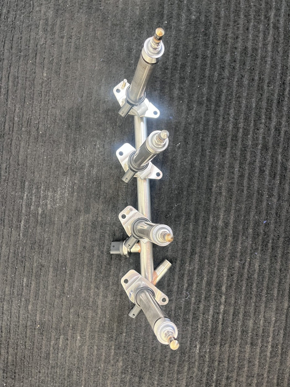 2015-2019 Mercedes-Benz C300 GLC300 E300 Fuel Rail 4 Injectors OEM A2740700995 - eBay image 8