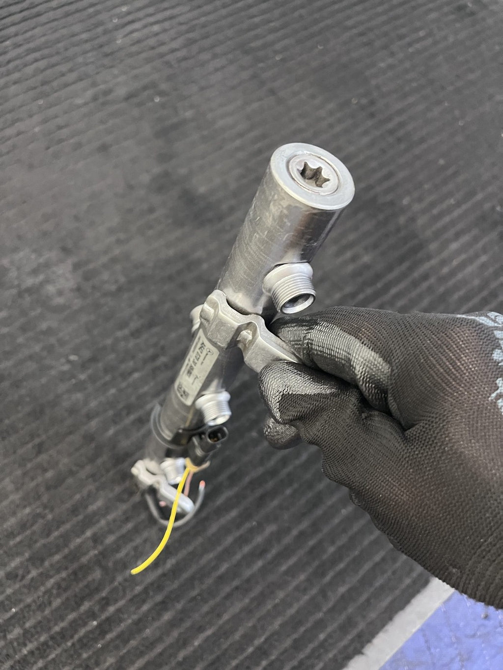 2010-2022 Mercedes-Benz Sprinter OM642 Right Fuel Rail OEM A6420703095 - eBay image 6