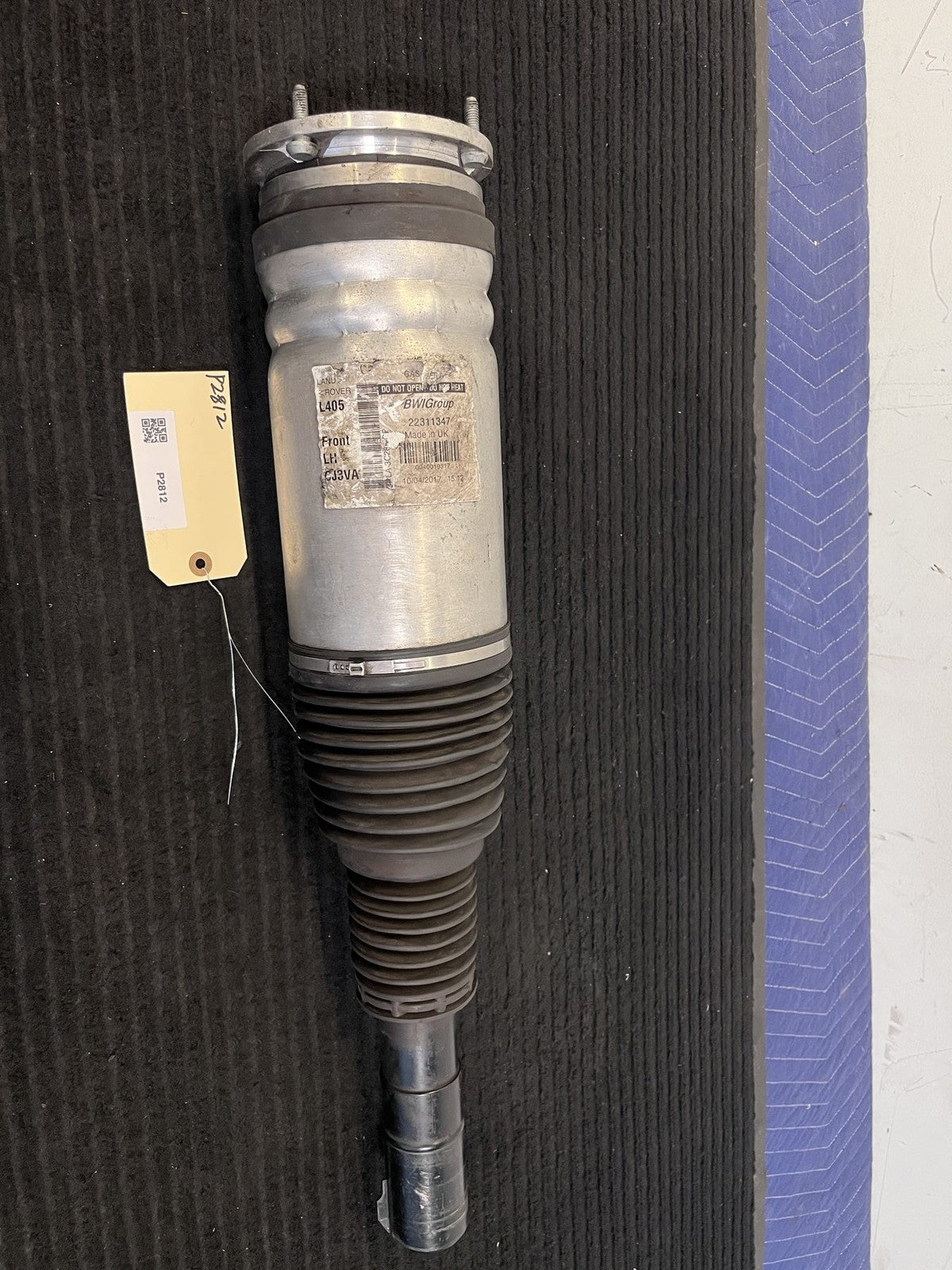 2013-2017 Range Rover L405 Front Left Air Suspension Strut OEM LR087092 - eBay image 1