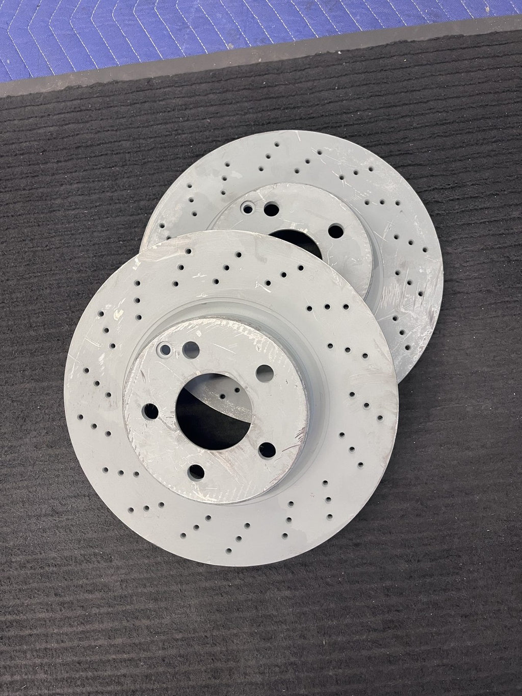 2003-2006 Mercedes-Benz SL500 R230 Front Drilled Brake Rotors Pair OEM A2304210412 - eBay image 6