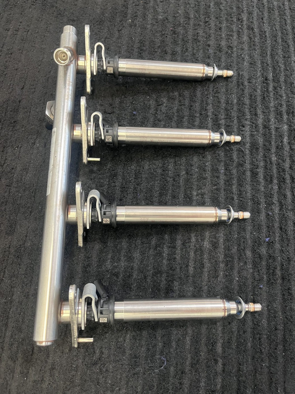 2015-2019 Mercedes-Benz C300 GLC300 E300 Fuel Rail 4 Injectors OEM A2740700995 - eBay image 3