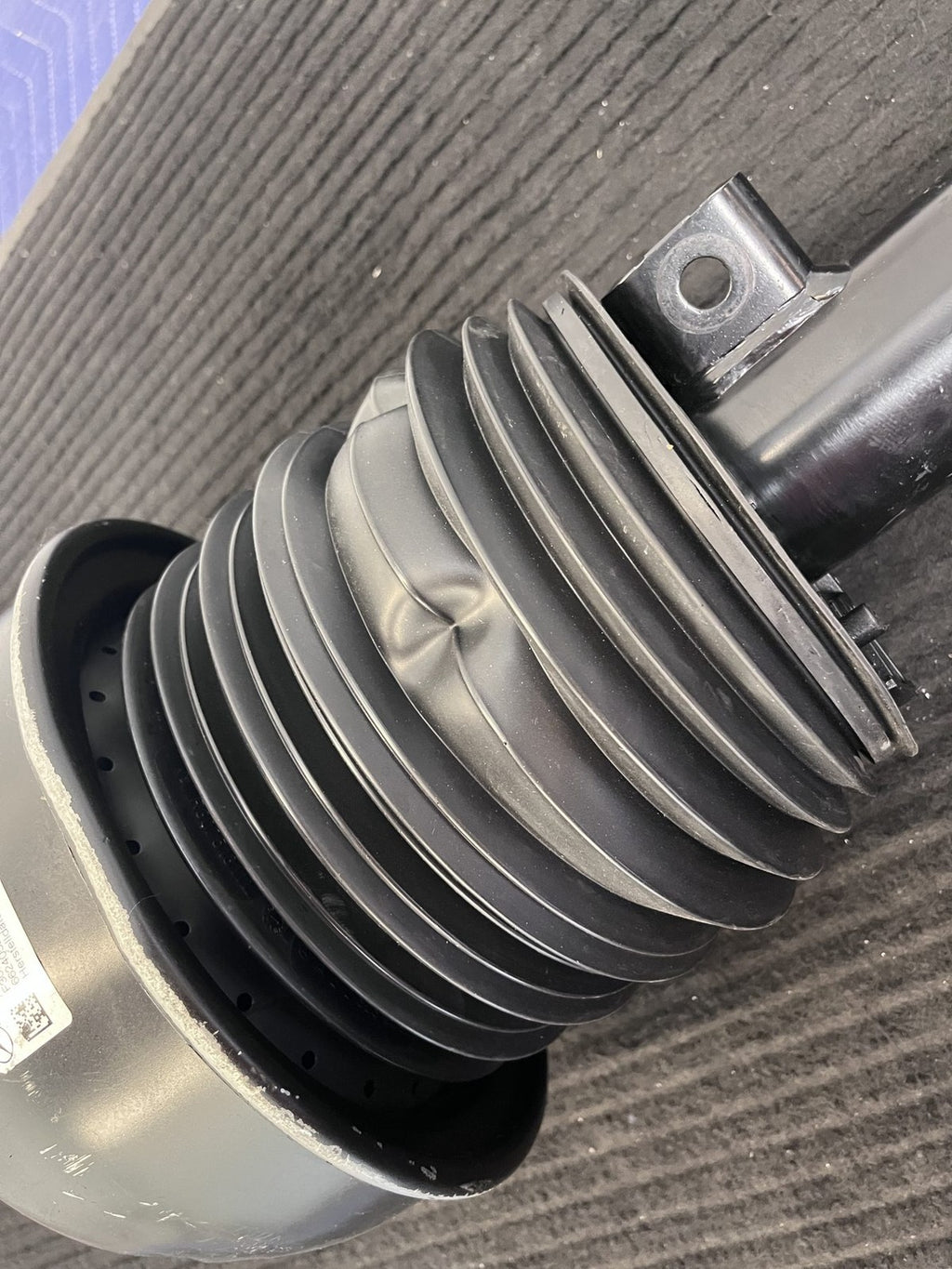 2012-2018 Mercedes-Benz Cls W218 Front Right Airmatic Air Strut OEM A2183206613 - eBay image 10