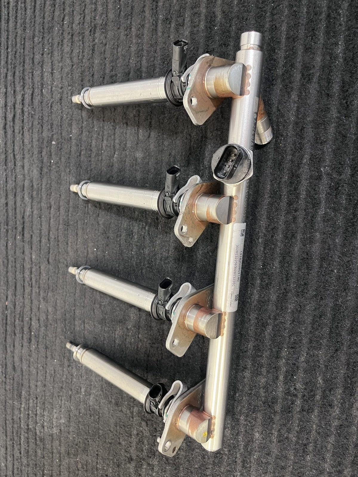 2015-2019 Mercedes-Benz C300 GLC300 E300 Fuel Rail 4 Injectors OEM A2740700995 - eBay image 10