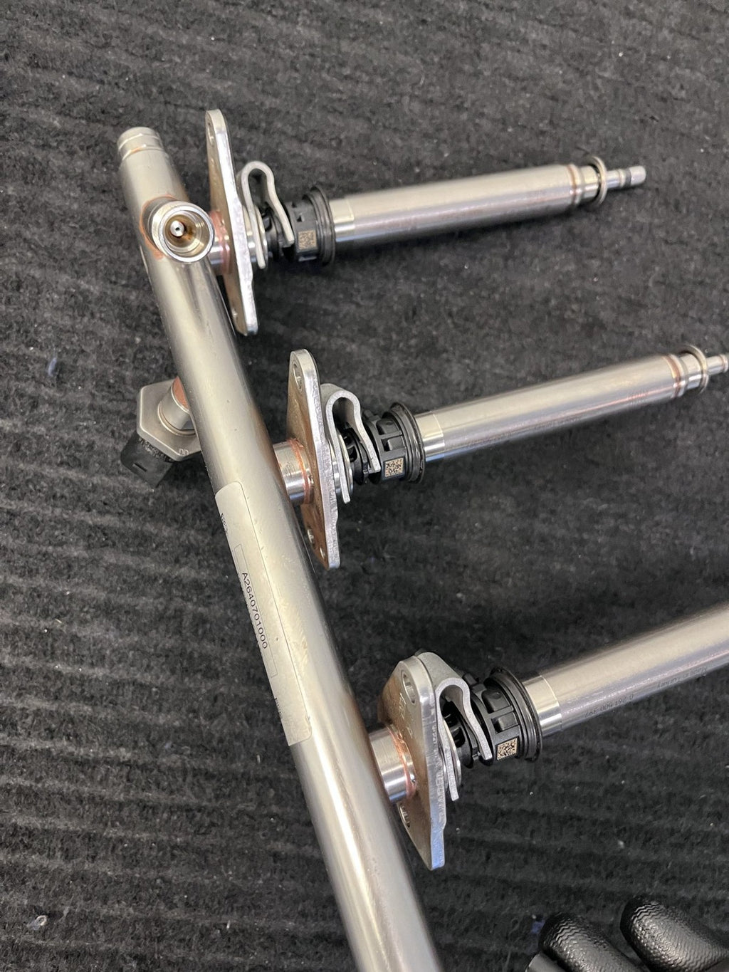 2019-2023 Mercedes-Benz C300 GLC300 E350 Fuel Rail 4 Injectors OEM A2640701000 - eBay image 3