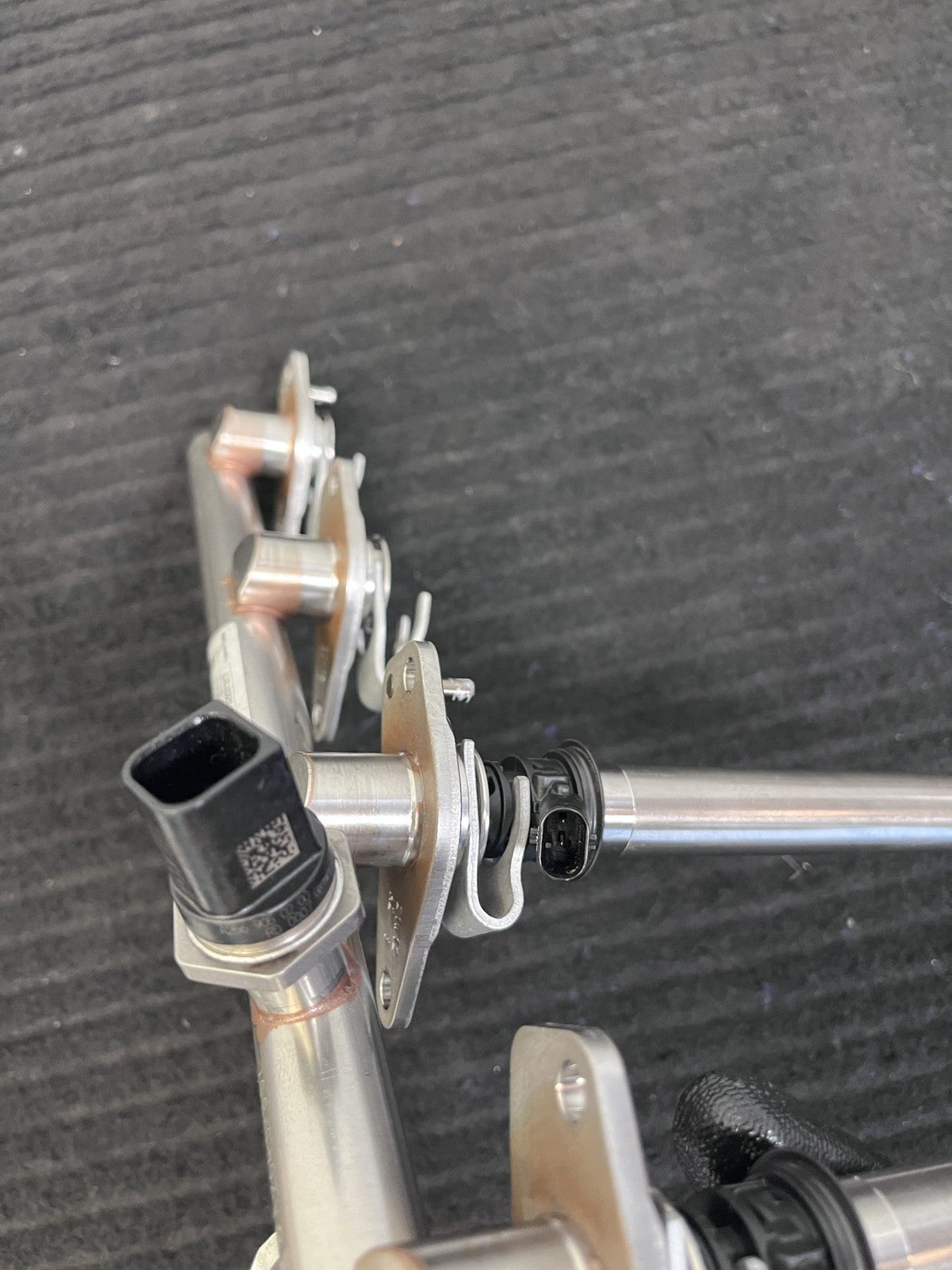 2019-2023 Mercedes-Benz C300 GLC300 E350 Fuel Rail 2 Injectors OEM A2640702000 - eBay image 6