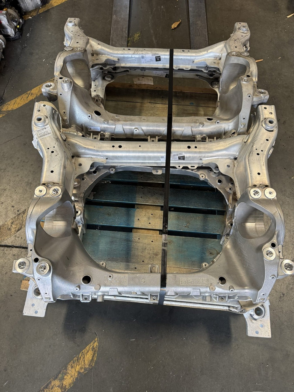 2021-2024 Mercedes-Benz C300 C43 S500 S580 S580e 4MATIC Subframe OEM A2236207304 - eBay image 1
