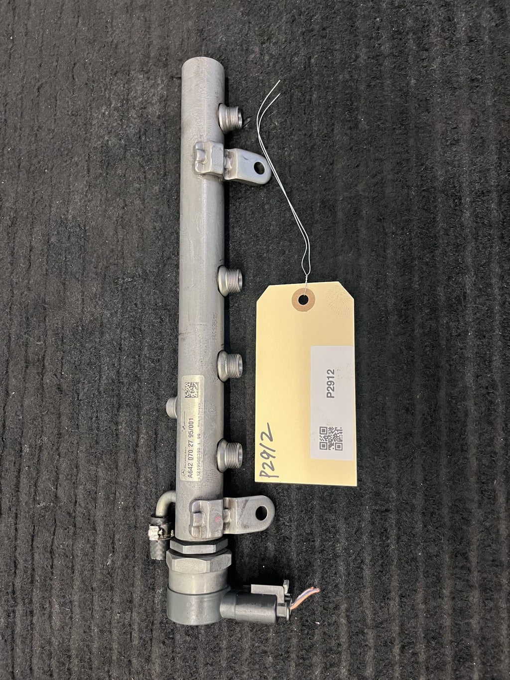 2010-2022 Mercedes-Benz Sprinter OM642 Left Fuel Rail OEM A6420702795 - eBay image 1