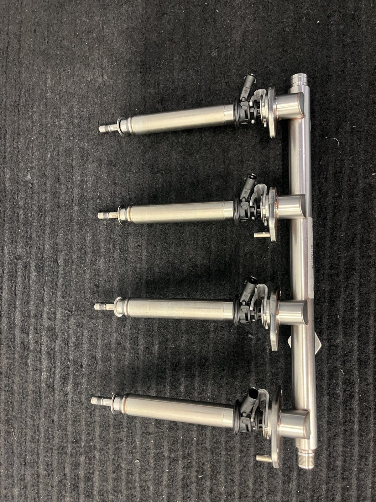 2014-2020 Mercedes-Benz CLA250 GLA250 Fuel Rail 4 Injectors OEM A2700701400 - eBay image 2