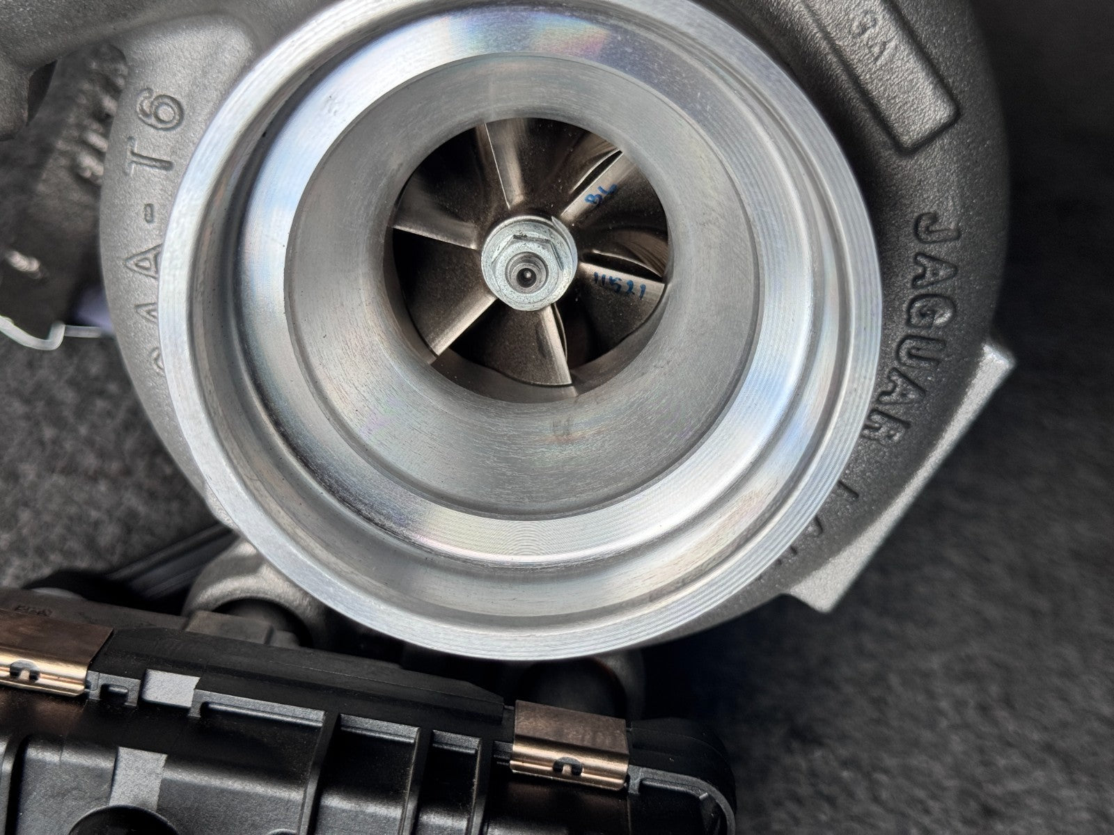 2019-2023 Range Rover Evoque 2.0 D180 Turbocharger AJ20D4 OEM G4D3-6K682-AJ - eBay image 3