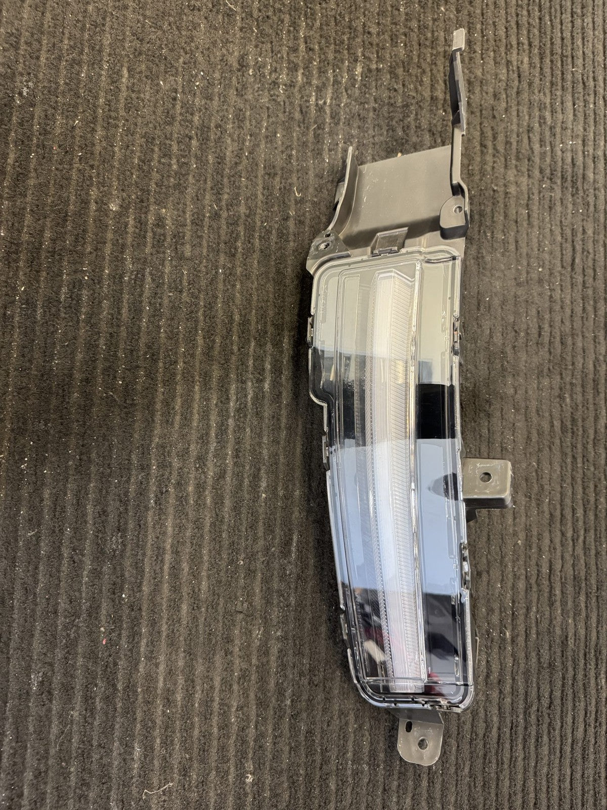 2025-2026 Rivian R1T R1S Front Right Turn Signal Lamp OEM PT00882633-D - eBay image 7