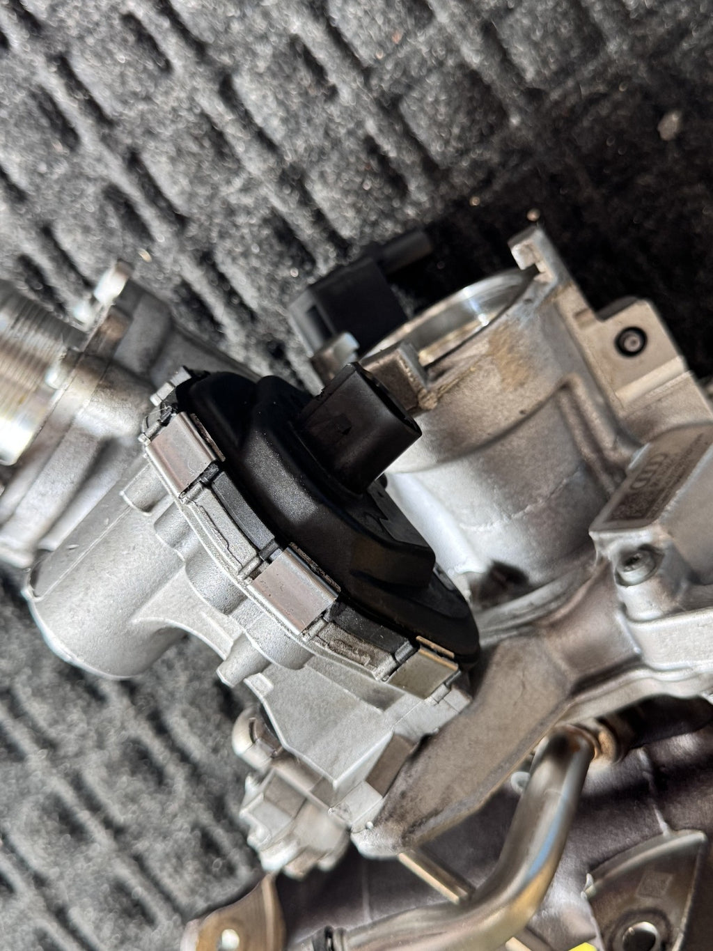 2018-2023 VW Tiguan 2.0L Turbocharger Turbine OEM 06K145654J 06K145654G - eBay image 2