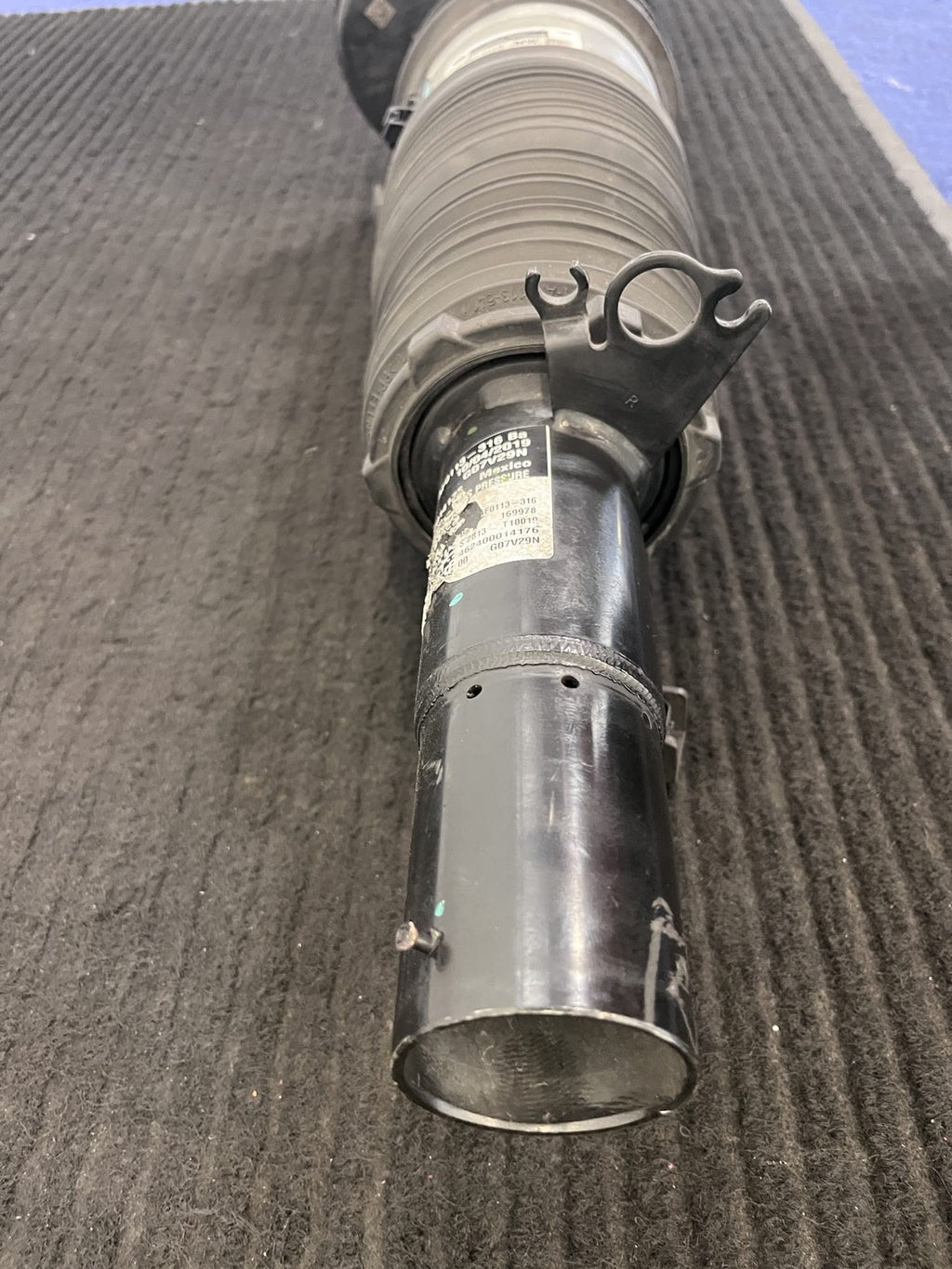 2019-2025 BMW X7 G07 Front Right Air Suspension Strut OEM 37106869036 - eBay image 12