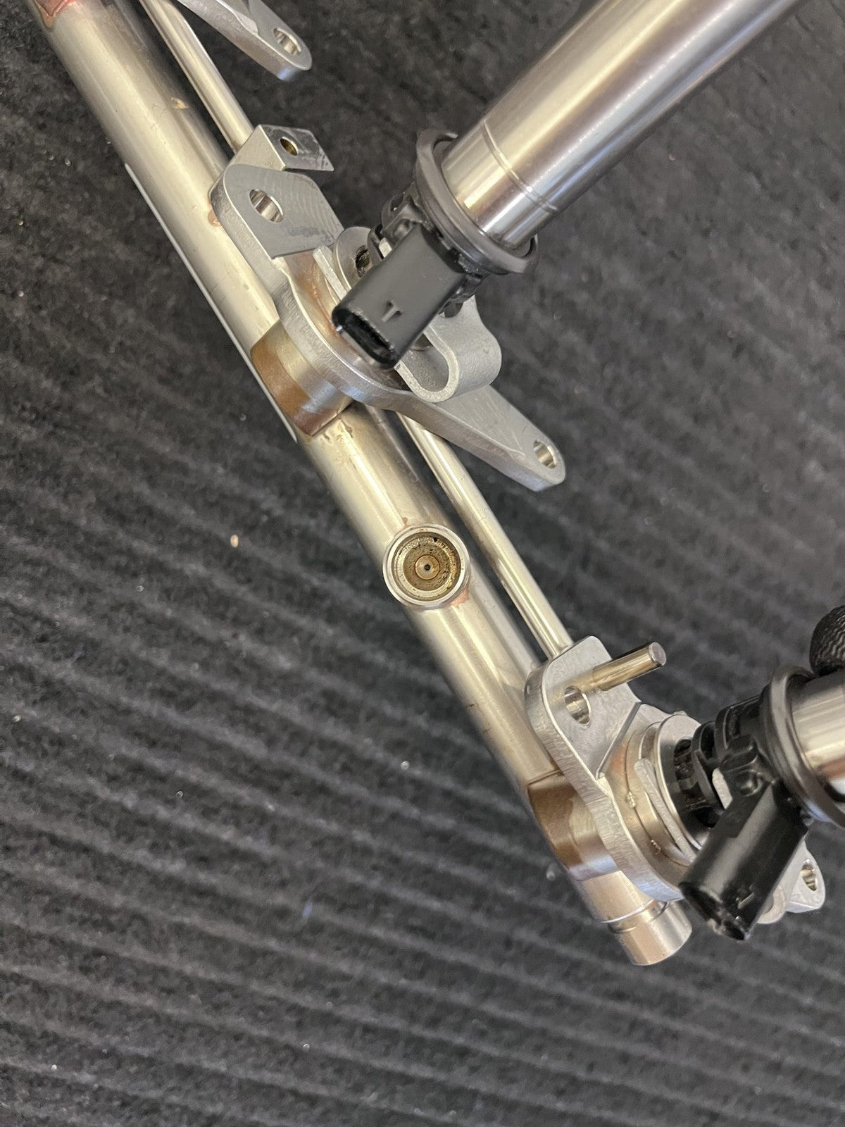 2012-2019 Mercedes-Benz S550 CLS550 GLS550 Lh Fuel Rail 4 Injectors OEM A2780703395 - eBay image 6