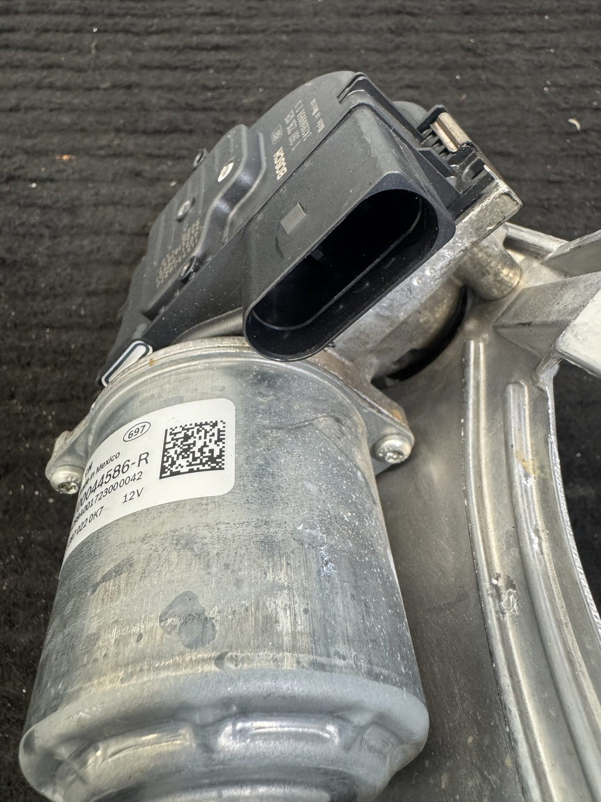2022 Rivian Edv-700 Front Left Windshield Wiper Motor OEM PT00044586-R - eBay image 3