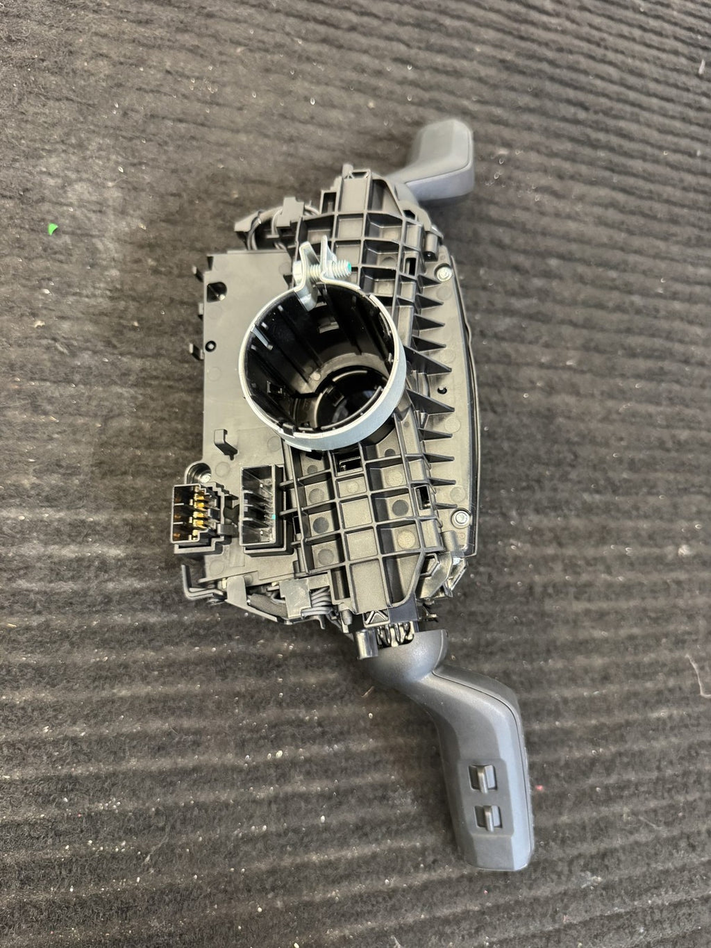 2022-2024 Rivian R1T R1S Steering Column Clockspring Switch OEM PT00039118-G - eBay image 9