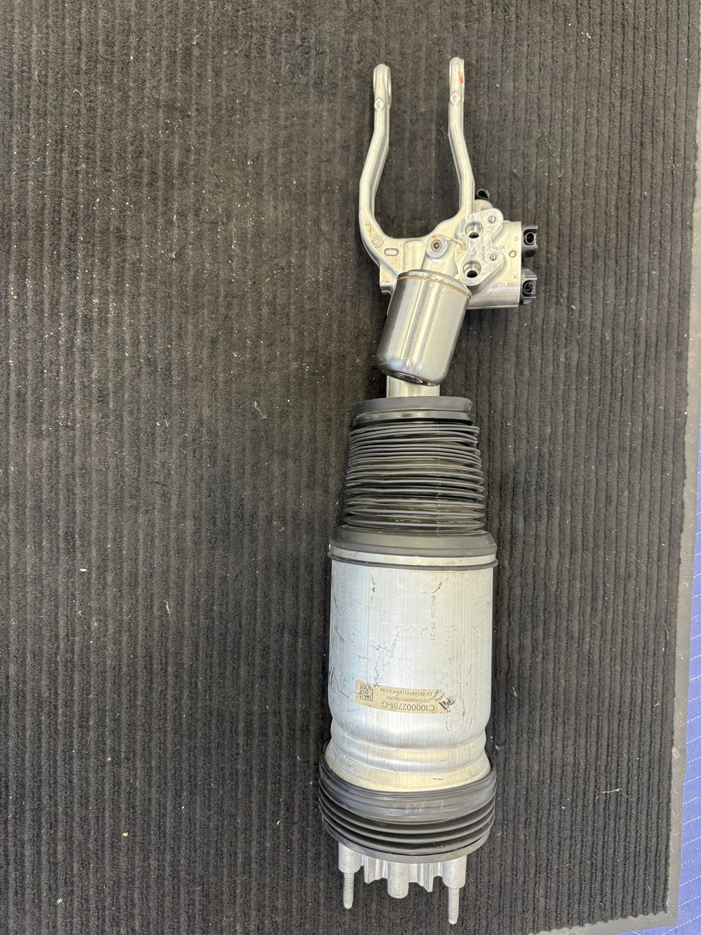2022-2024 Rivian R1T Front Left Air Suspension Strut OEM C100002751-G - eBay image 1