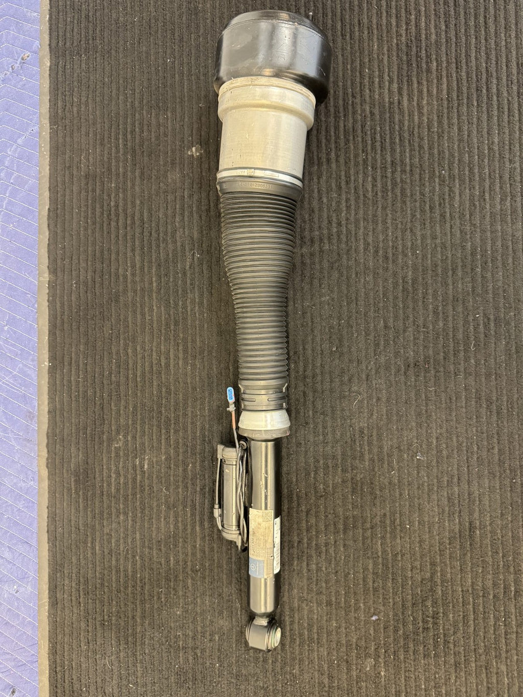 2007-2013 Mercedes-Benz S-Class W221 Rear Left Air Strut OEM A2213205513 - eBay image 1