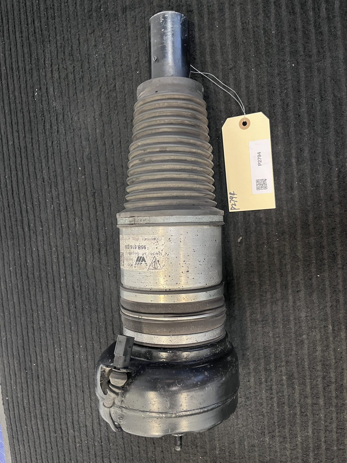 2015-2018 Porsche Macan 95B Front Airmatic Pasm Air Strut OEM 95B616039 - eBay image 2