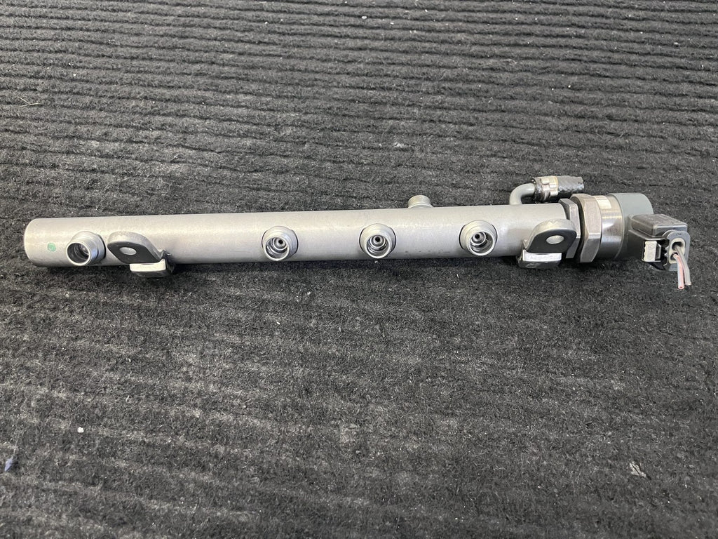 2010-2022 Mercedes-Benz Sprinter OM642 Left Fuel Rail OEM A6420702795 - eBay image 3