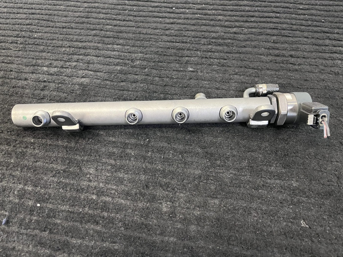 2010-2022 Mercedes-Benz Sprinter OM642 Left Fuel Rail OEM A6420702795 - eBay image 3