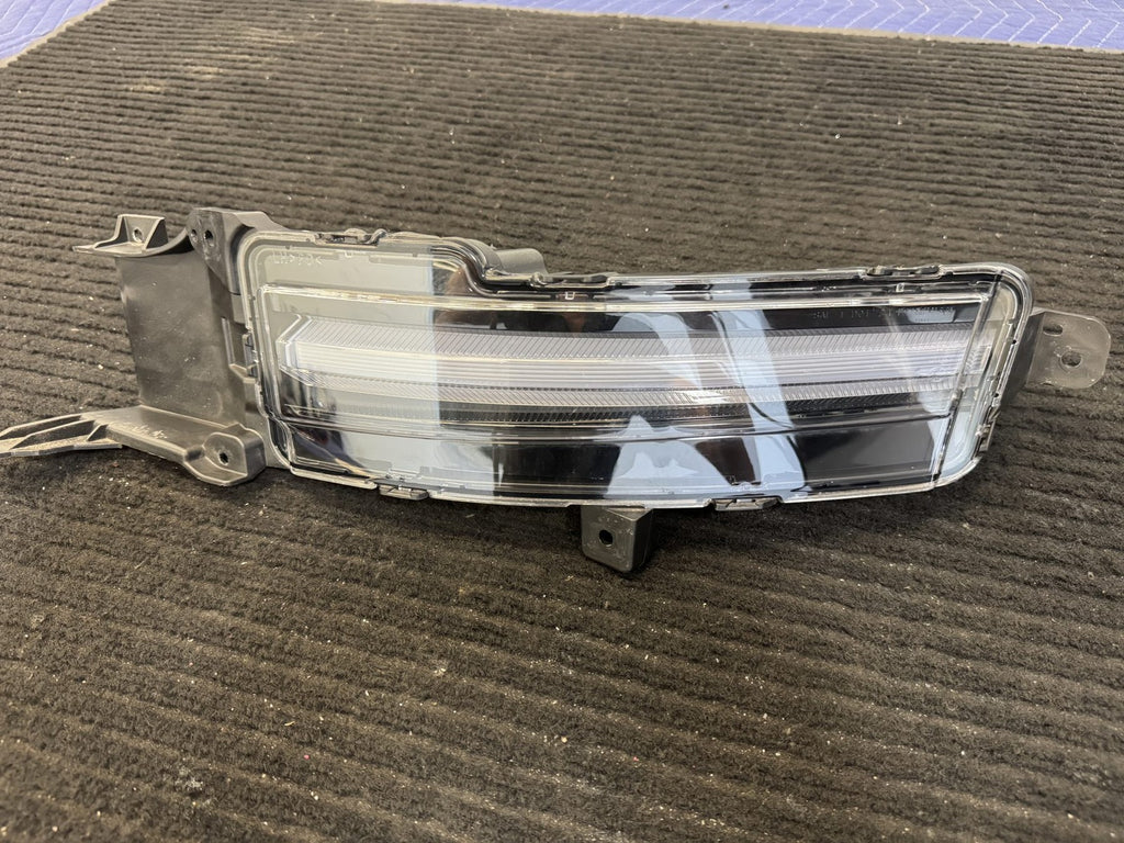 2025-2026 Rivian R1T R1S Front Left Turn Signal Lamp OEM PT00882632-D - eBay image 7