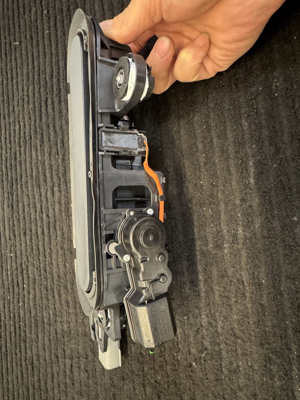 2022-2024 Rivian R1T R1S Right Exterior Door Handle Assembly OEM PT00002455 - eBay image 4