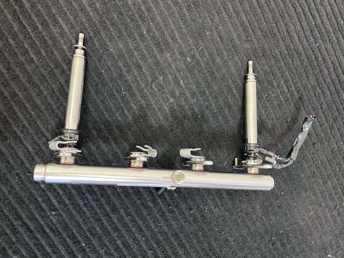 2015-2021 Mercedes-Benz AMG M177 V8 Fuel Rail 2 Injectors OEM A1770706600 - eBay image 3
