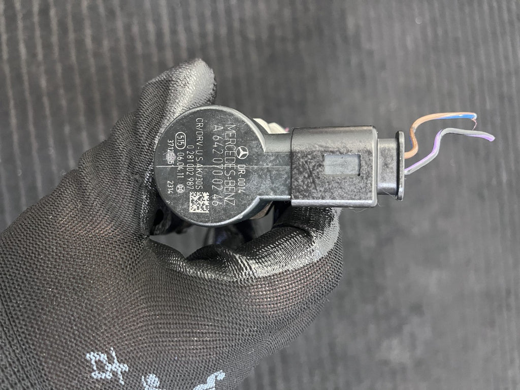 2010-2022 Mercedes-Benz Sprinter OM642 Left Fuel Rail OEM A6420702795 - eBay image 6