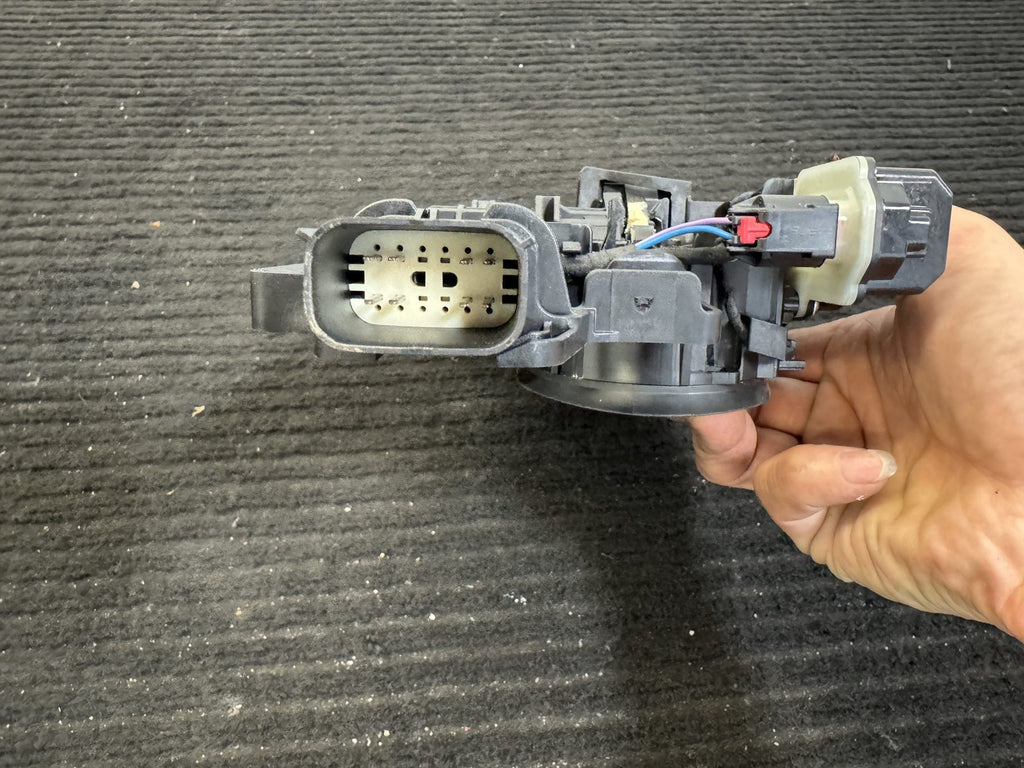 2022-2024 Rivian R1T R1S Rear Left Exterior Door Handle OEM PT00003273-K-006 - eBay image 5