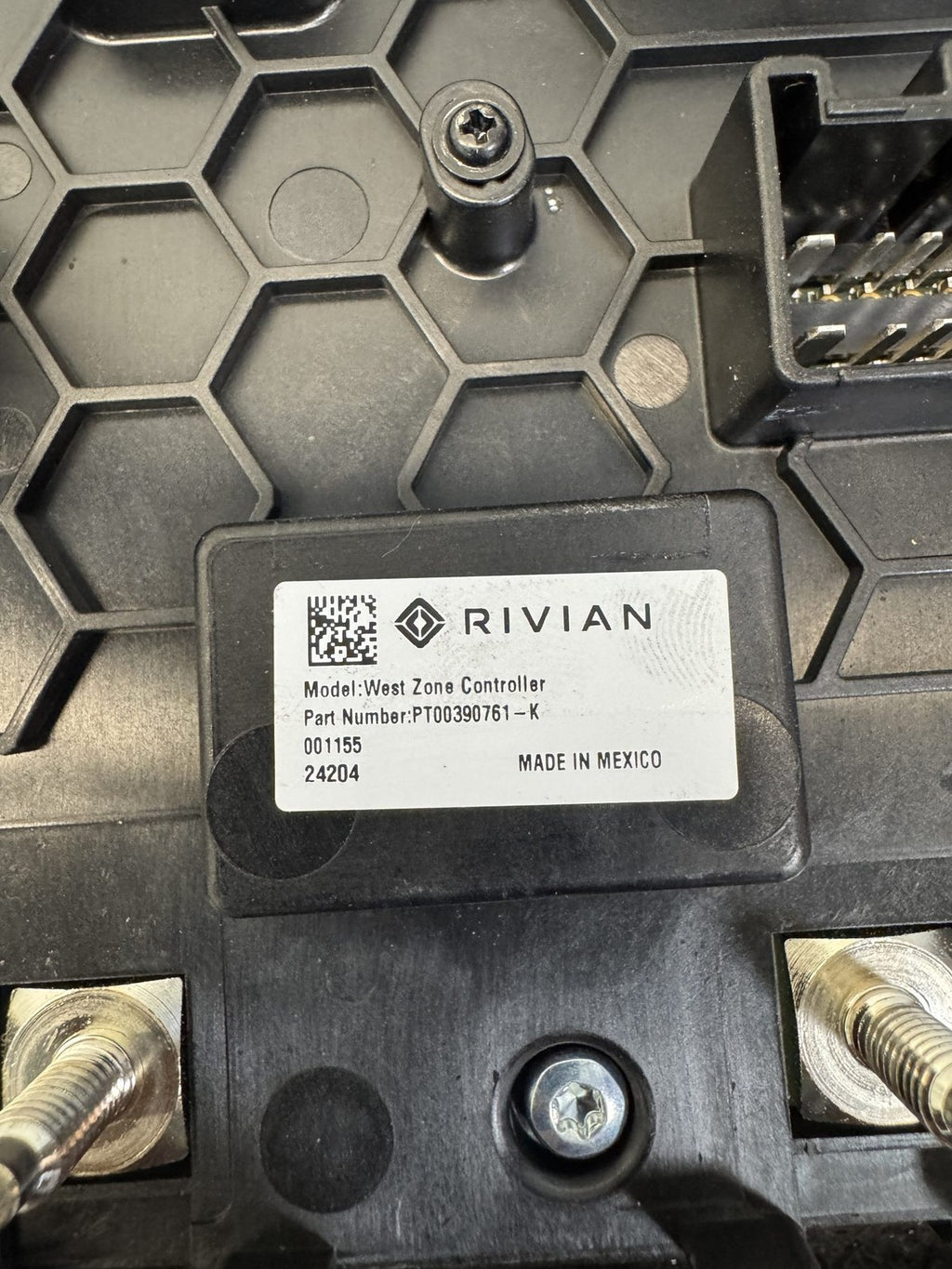 2025-2026 Rivian R1T R1S Gen 2 West Zone Controller OEM PT00390761-K - eBay image 2