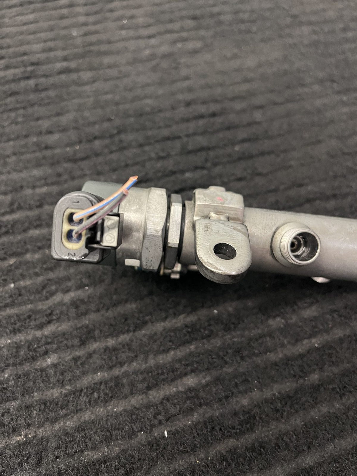 2010-2022 Mercedes-Benz Sprinter OM642 Left Fuel Rail OEM A6420702795 - eBay image 4