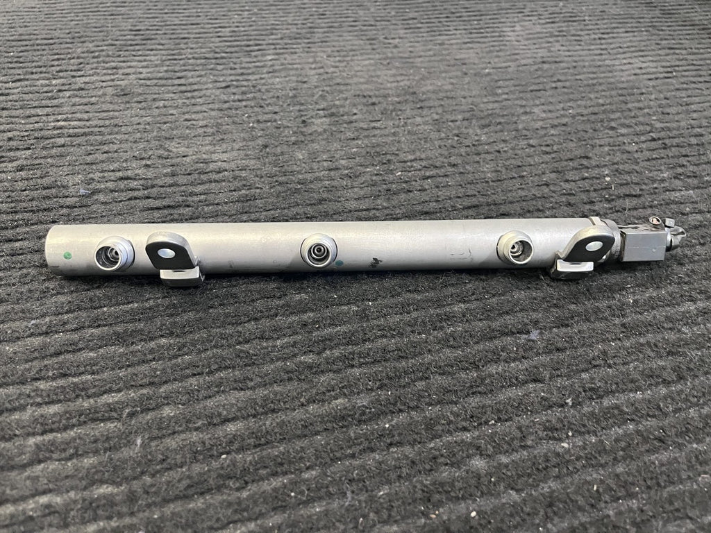 2010-2022 Mercedes-Benz Sprinter OM642 Right Fuel Rail OEM A6420703095 - eBay image 3