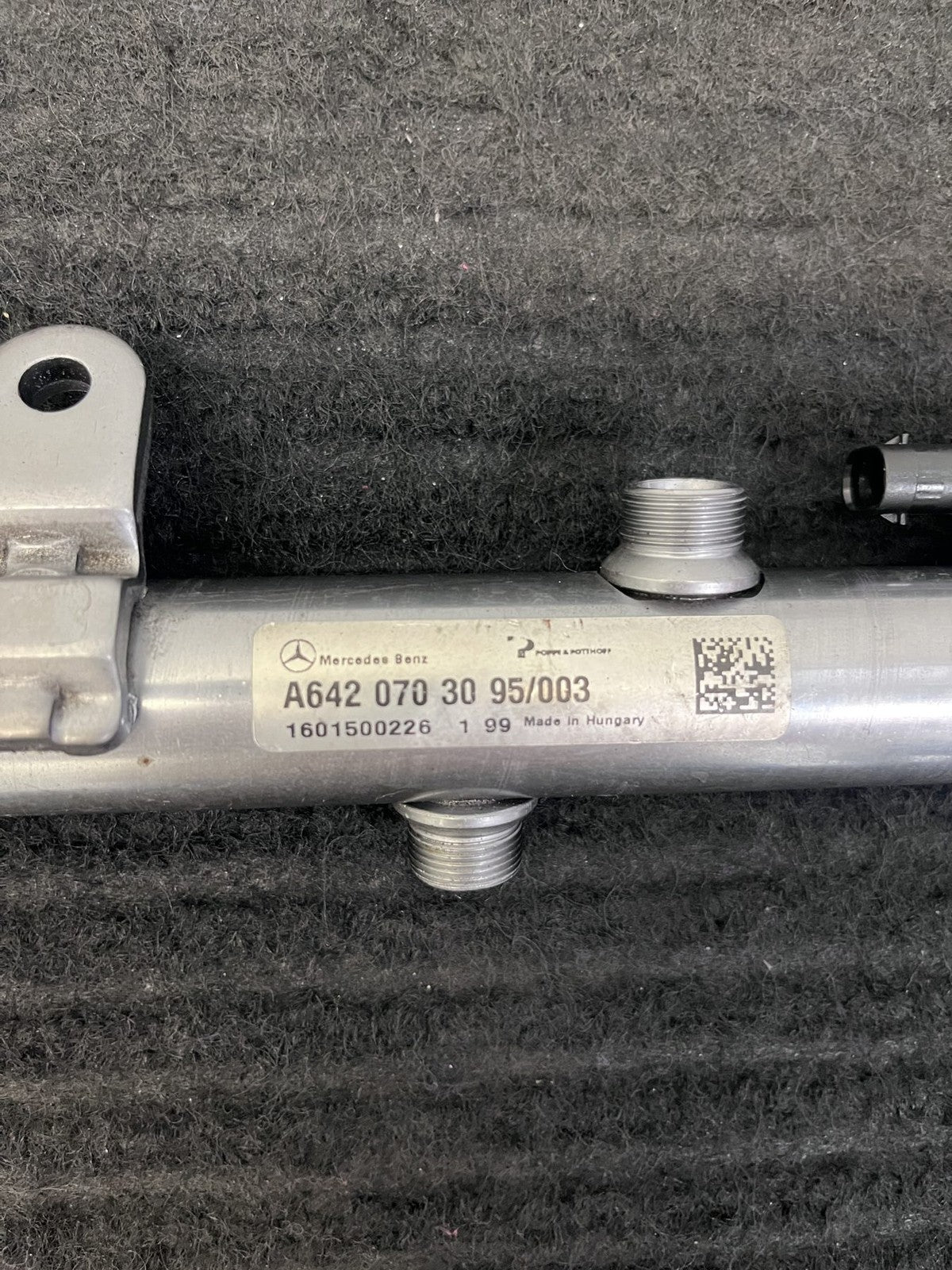2010-2022 Mercedes-Benz Sprinter OM642 Right Fuel Rail OEM A6420703095 - eBay image 2