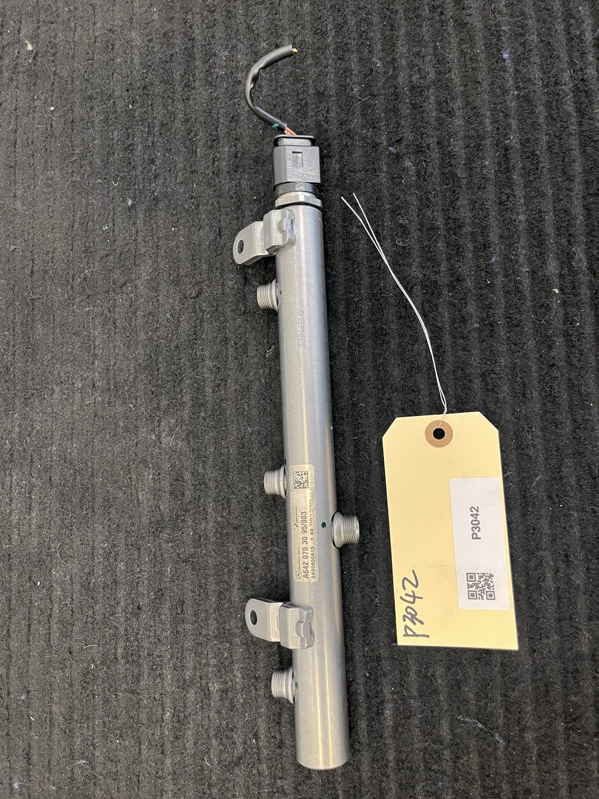 2010-2022 Mercedes-Benz Sprinter OM642 Right Fuel Rail OEM A6420703095 - eBay image 1
