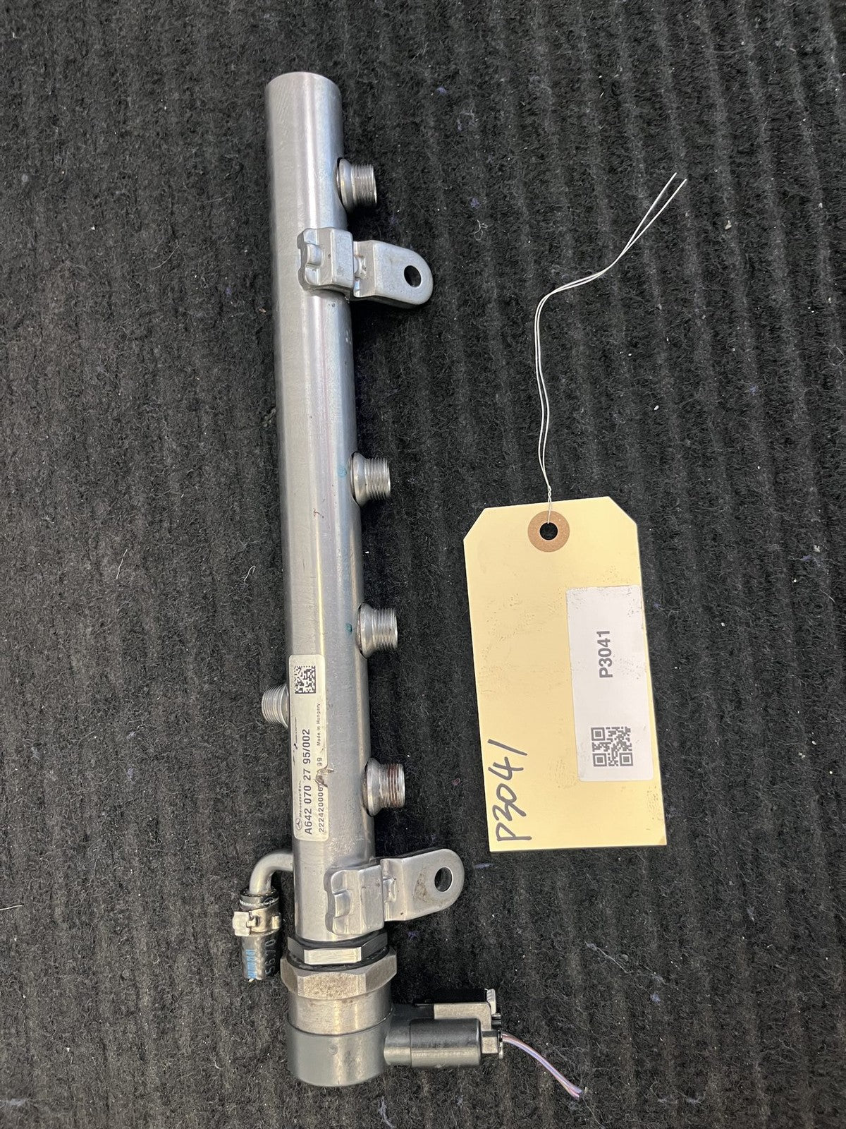 2010-2022 Mercedes-Benz Sprinter OM642 Left Fuel Rail OEM A6420702795 - eBay image 1