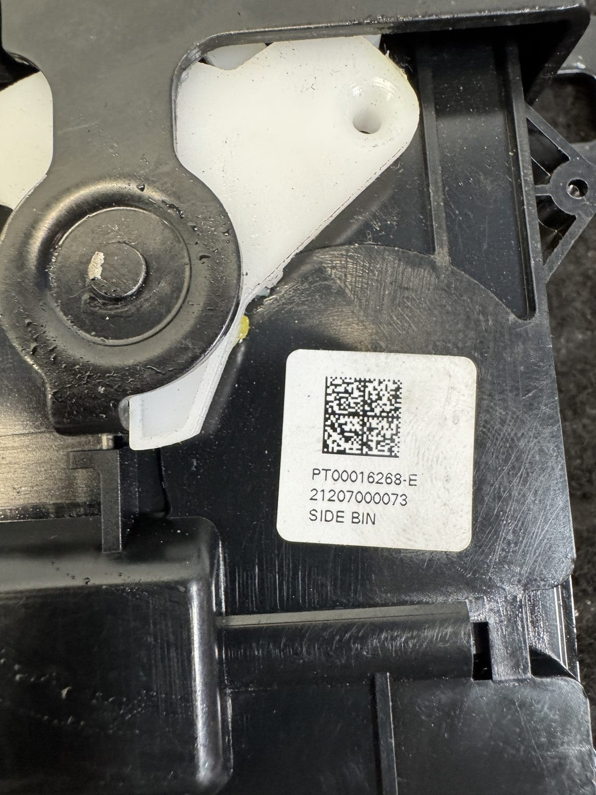 2022-2024 Rivian R1T Gear Tunnel Door Lock Latch OEM PT00016268-E - eBay image 2