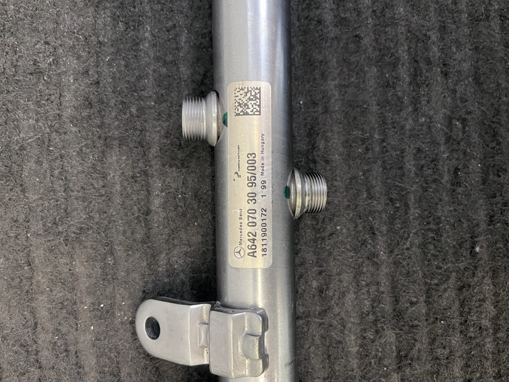 2010-2022 Mercedes-Benz Sprinter OM642 Right Fuel Rail OEM A6420703095 - eBay image 3