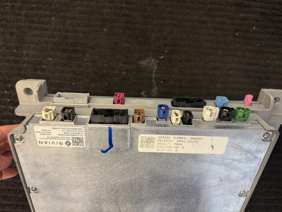 2025-2026 Rivian R1T R1S Gen 2 Axm 2.0 Autonomy Module OEM C200547397-F05 - eBay image 10