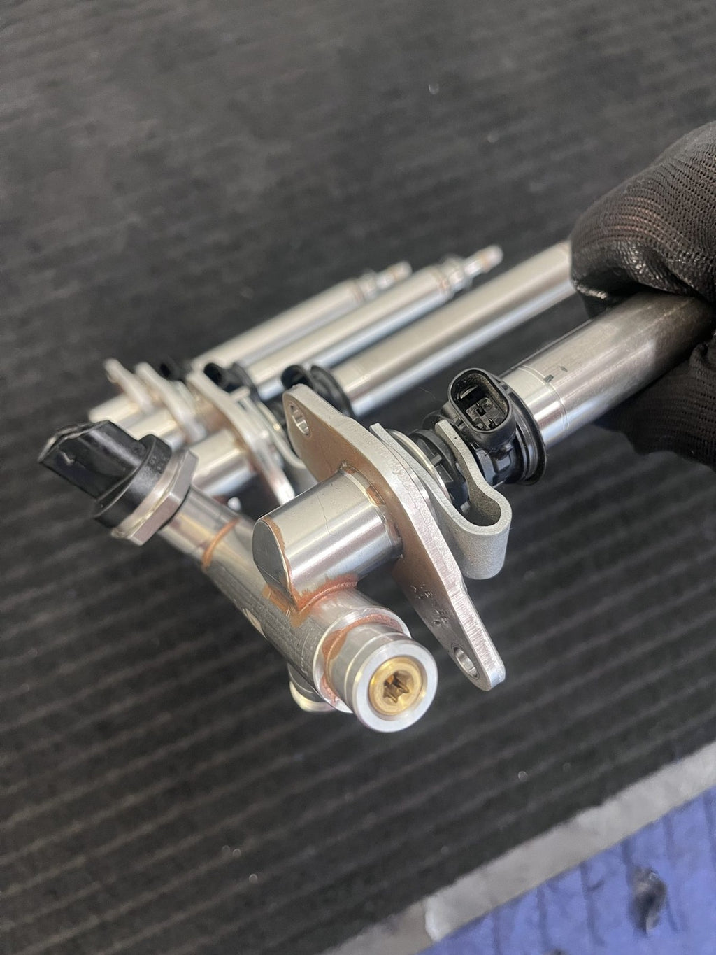 2015-2019 Mercedes-Benz C300 GLC300 E300 Fuel Rail 4 Injectors OEM A2740700995 - eBay image 4