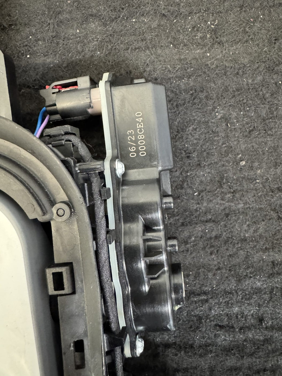 2022-2024 Rivian R1T R1S Front Left Exterior Door Handle OEM PT00002453-M-006 - eBay image 7