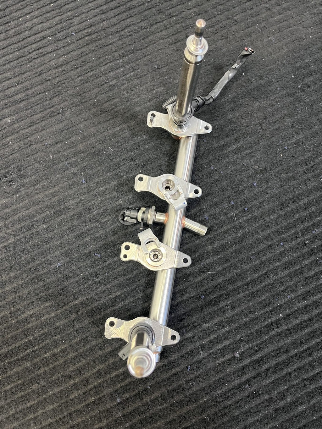 2015-2021 Mercedes-Benz AMG M177 V8 Fuel Rail 2 Injectors OEM A1770706600 - eBay image 8