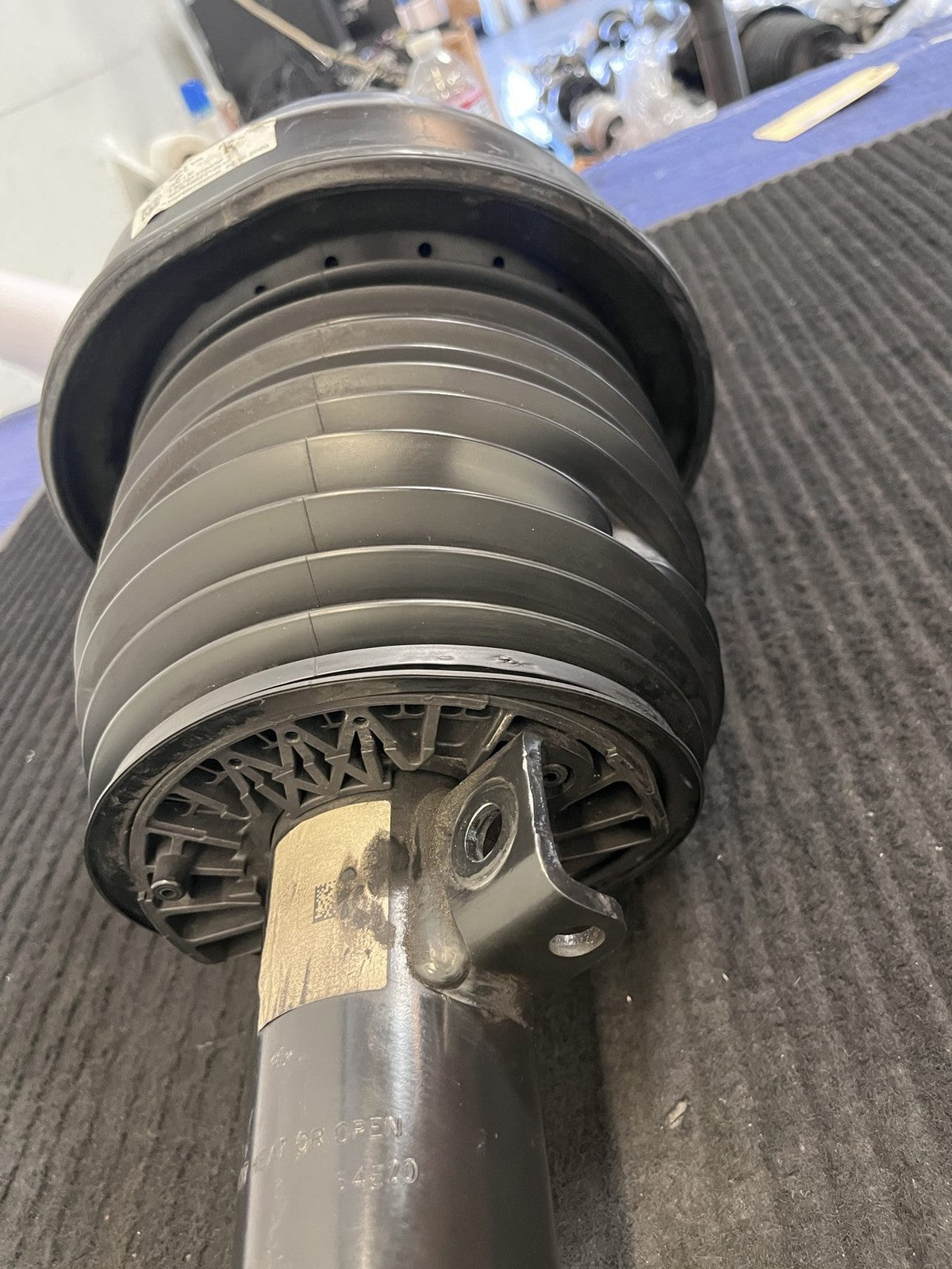 2012-2018 Mercedes-Benz CLS550 C218 Front Right Air Suspension Strut OEM A2183206613 - eBay image 6