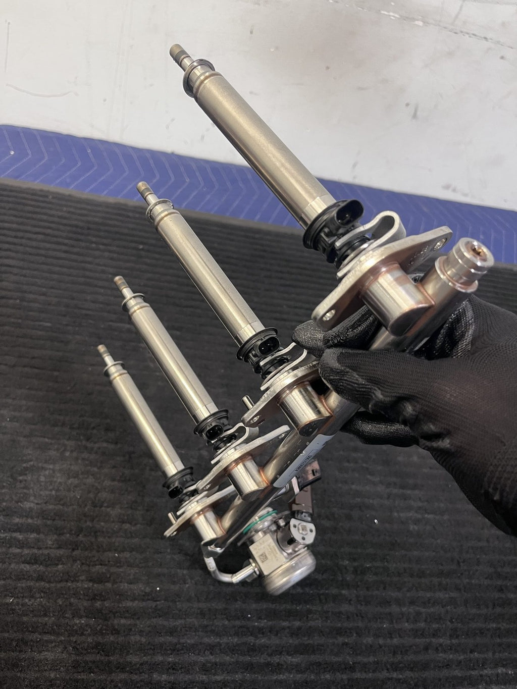 2019-2023 Mercedes-Benz M260 Fuel Rail Injectors High Pressure Pump OEM A2600701000 - eBay image 9