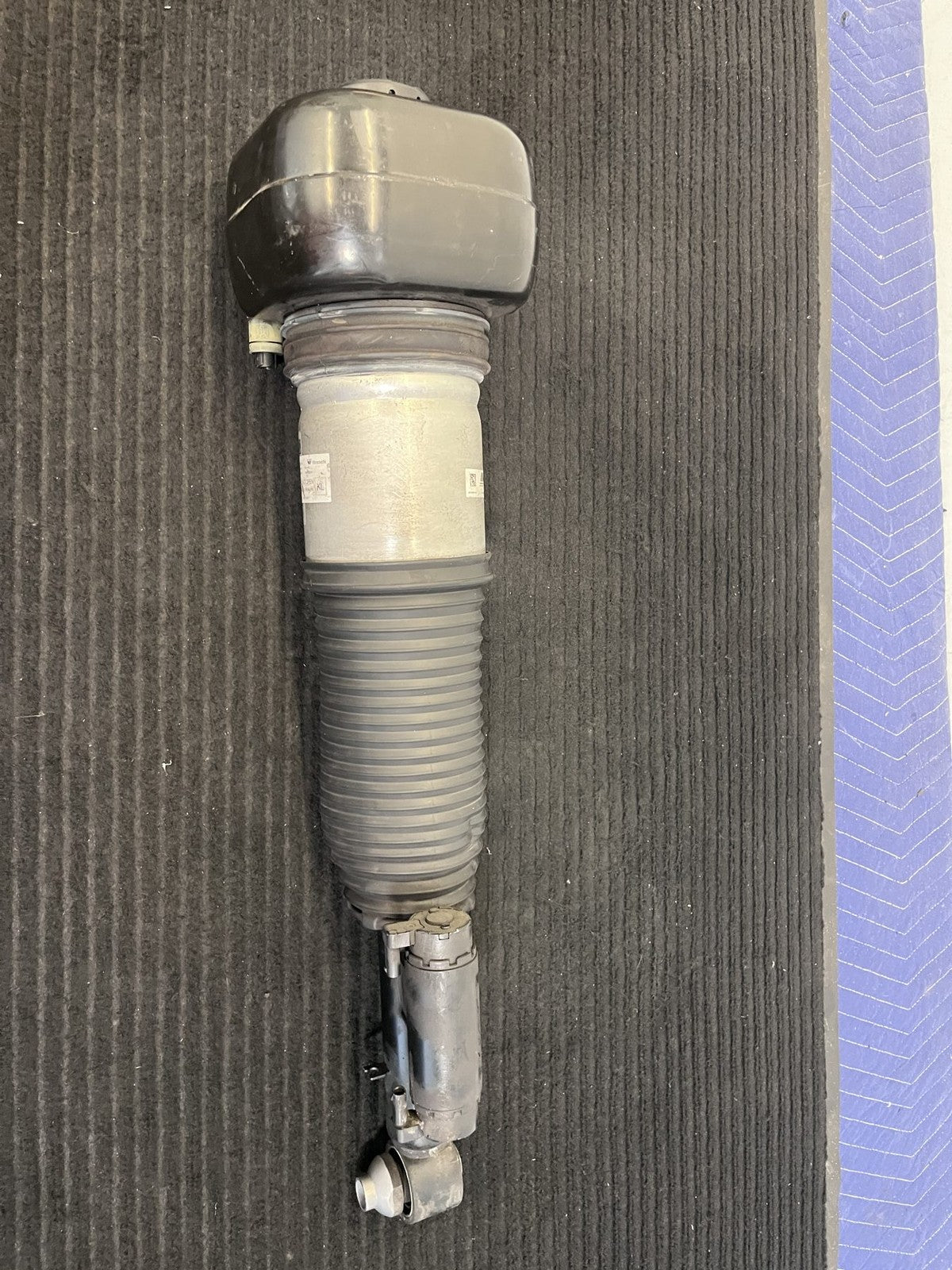 2018-2020 Rolls-Royce Phantom RR11 RR12 Rear Left Air Strut OEM 37106887563 - eBay image 6